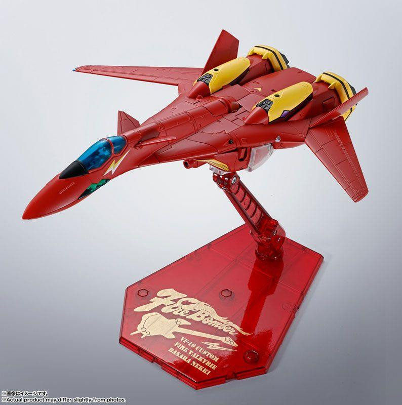 HI-METAL R VF-19 Custom Fire Valkyrie Figure (Macross 7)