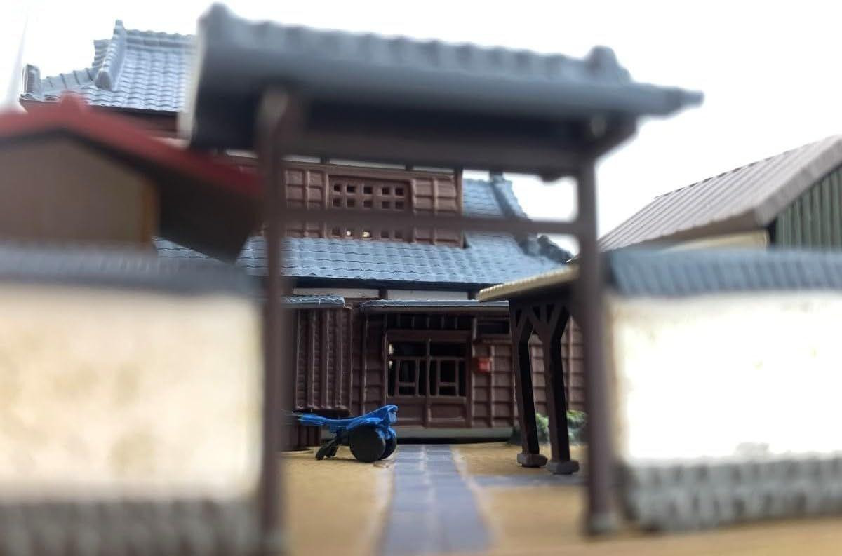 Building 004-5) Japanese Farm House D5 (N scale)