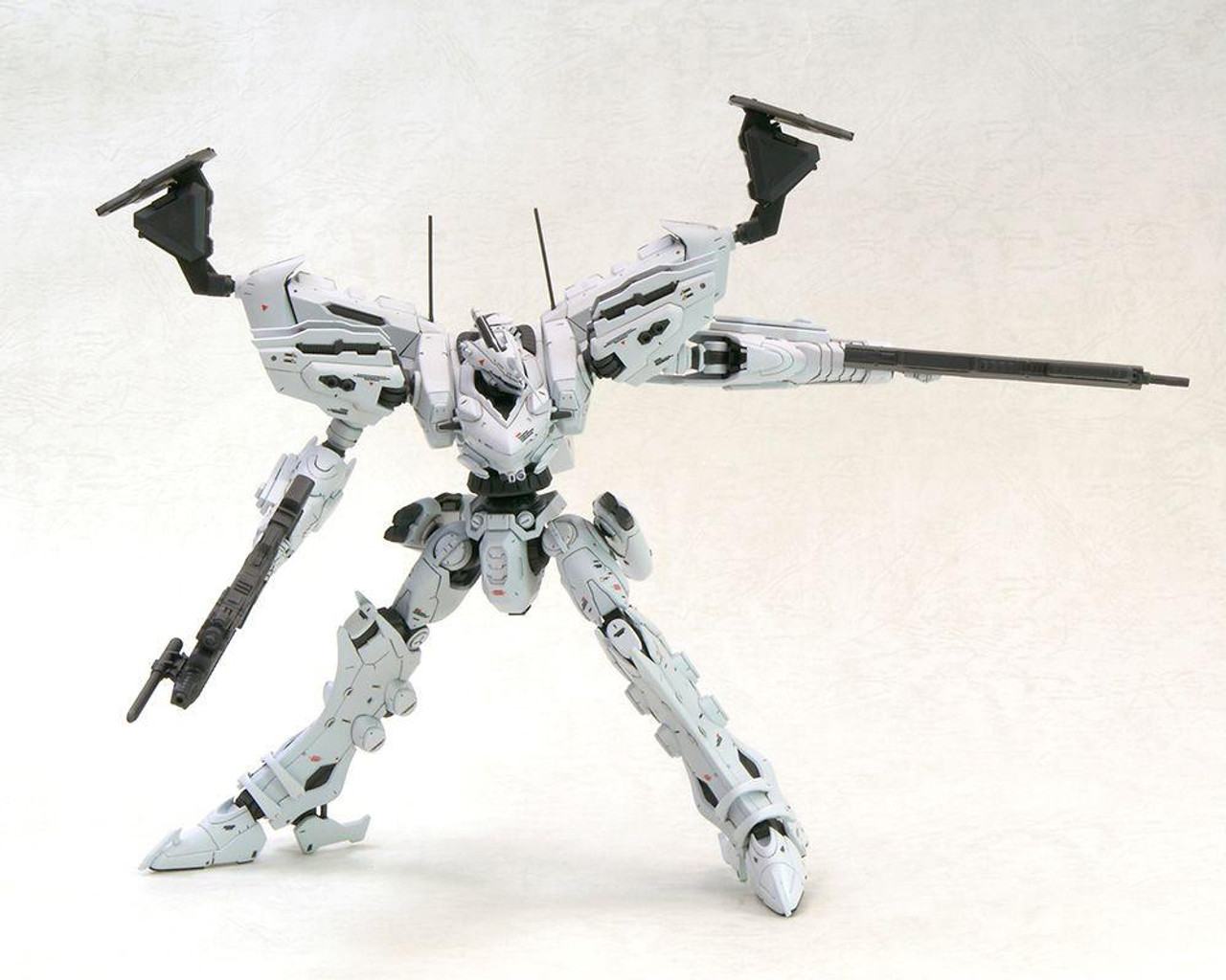 Amazon.com: Kotobukiya Armored Core: Lineark White-Glint