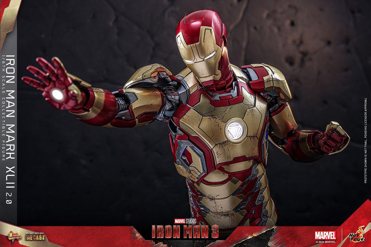 Movie Masterpiece Diecast - 1/6 Scale Fully Poseable Figure: Iron