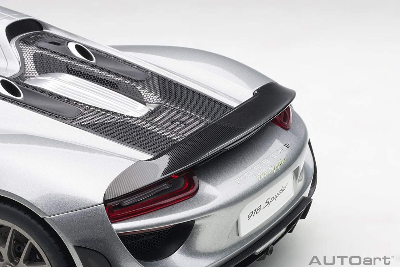 1/12 Porsche 918 Spyder Weissach Package (Silver Metallic