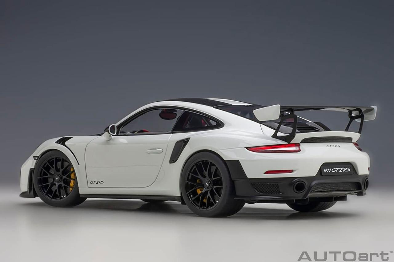 1/18 Porsche 911 (991.2) GT2 RS Weissach Package (White/Carbon