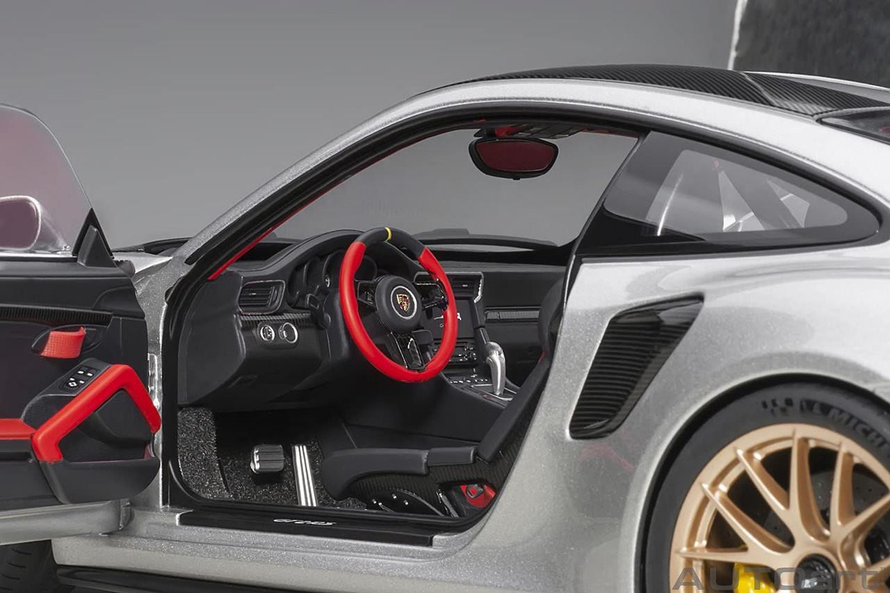 1/18 Porsche 911 (991.2) GT2 RS Weissach Package (Silver/Carbon