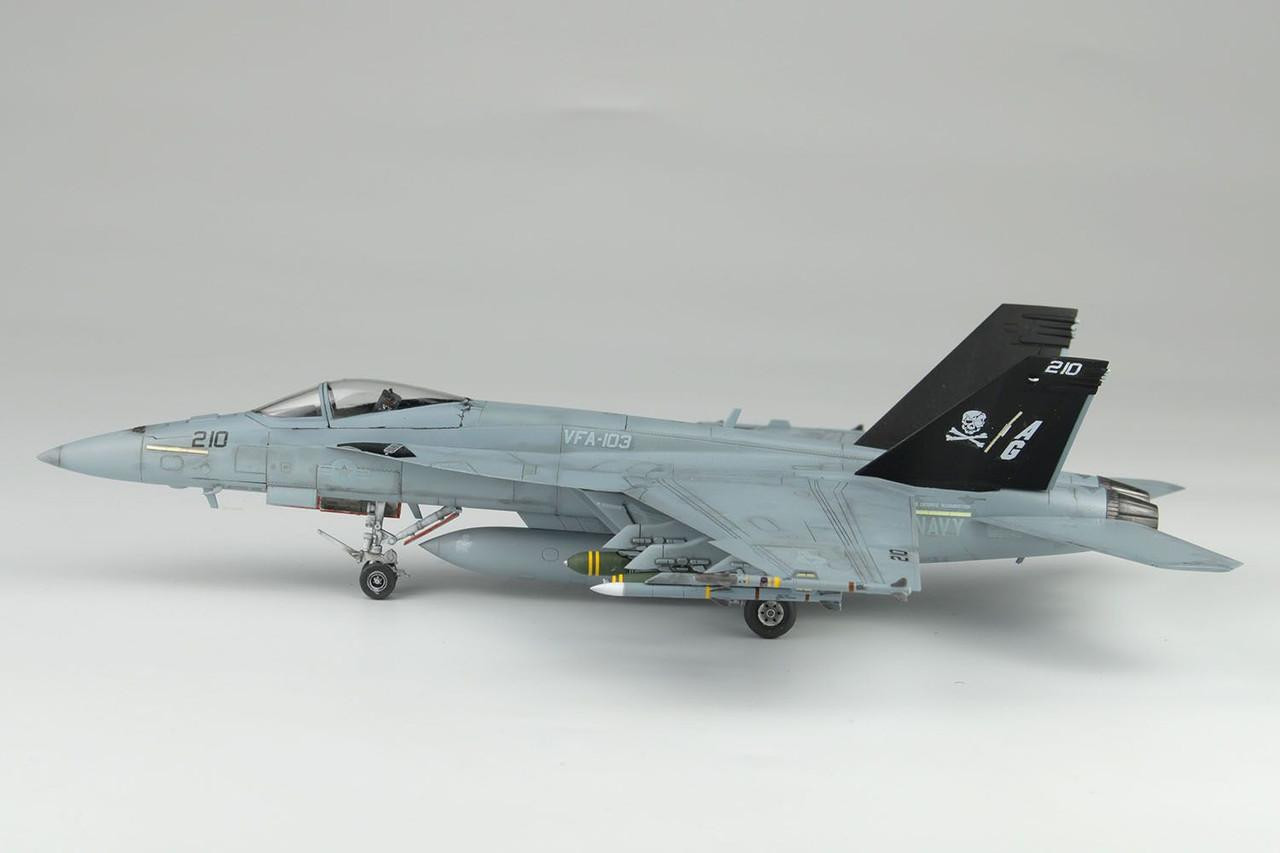 1/72 Scale U.S. Navy Carrier-Based Fighter F/A-18E Super Hornet