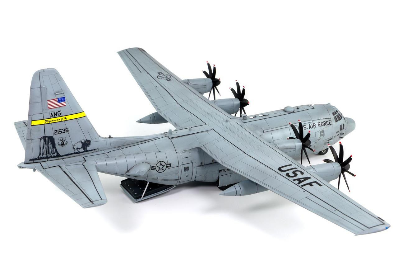 1/144 US Air Force C-130H Hercules Plastic Model