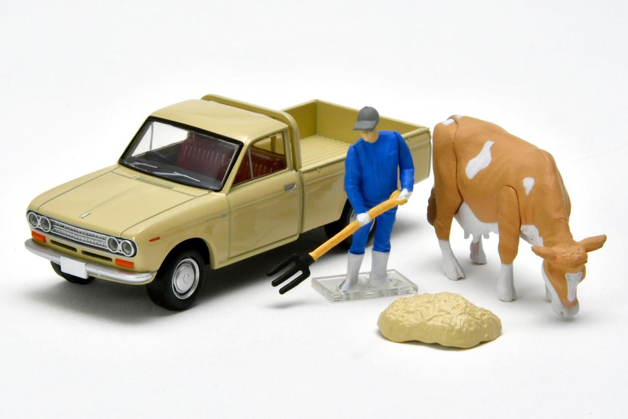 Tomica LV-195d Datsun 1300 Truck (Light Brown) With Figure
