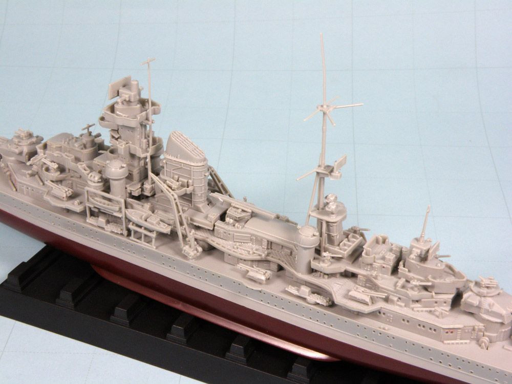 1/700 German Navy Heavy Cruiser Prinz Eugen 1942 Plastic Model
