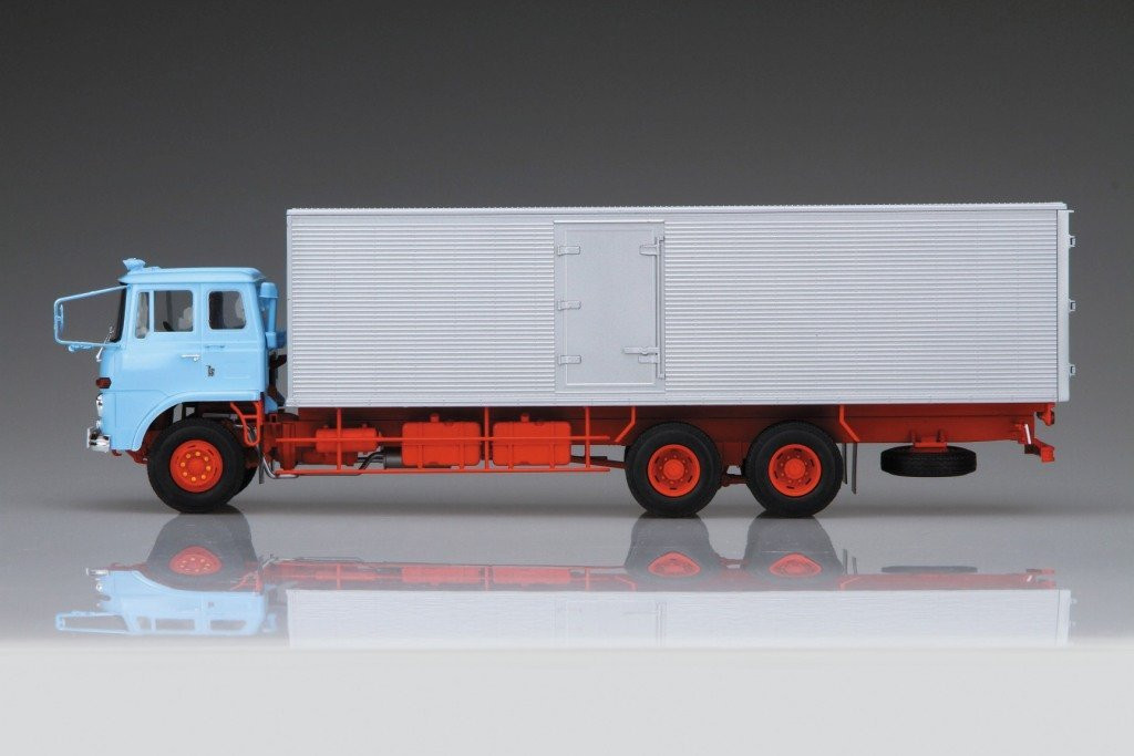 Aoshima 52044 Mitsubishi Fuso T951N 1/32 scale kit - Plaza Japan