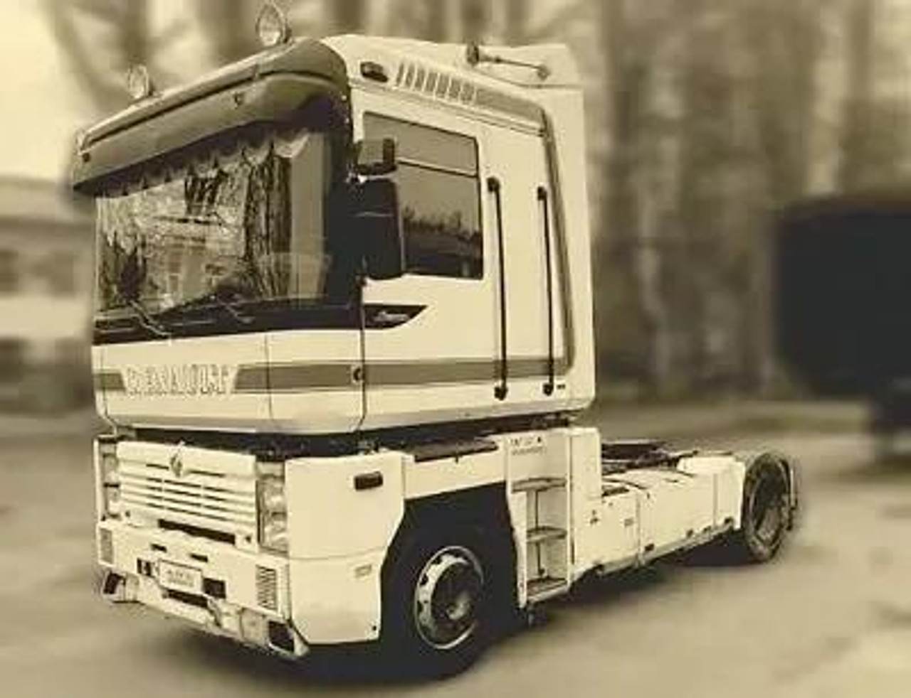 RENAULT AE500 MAGNUM TRUCK ミニカー 1/32 RENAULT AE500 MAGNUM TRUCK ミニカー 1/32 - メルカリ