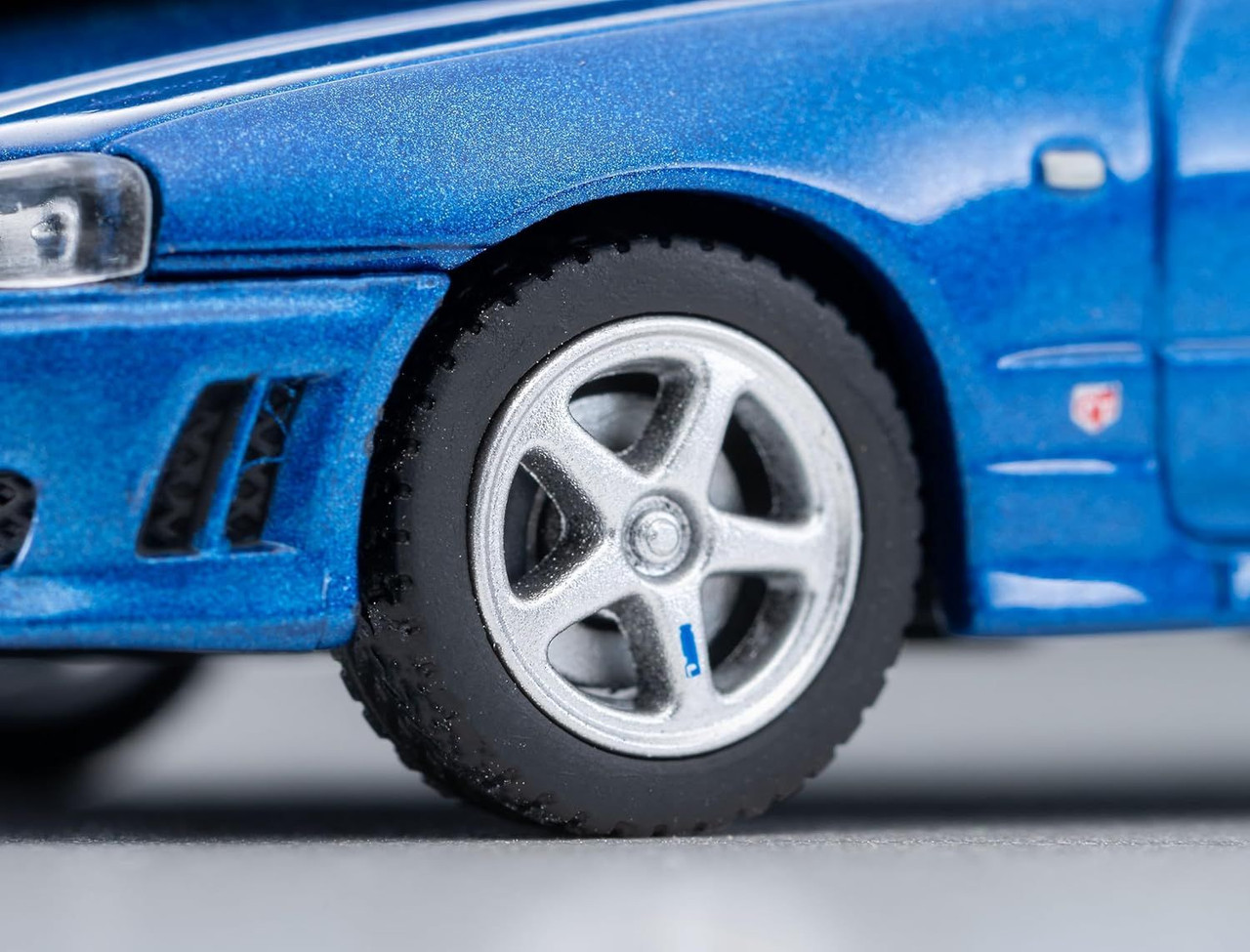 Tomica Limited Vintage TLV-N353b Nissan Skyline 2-Door Sports