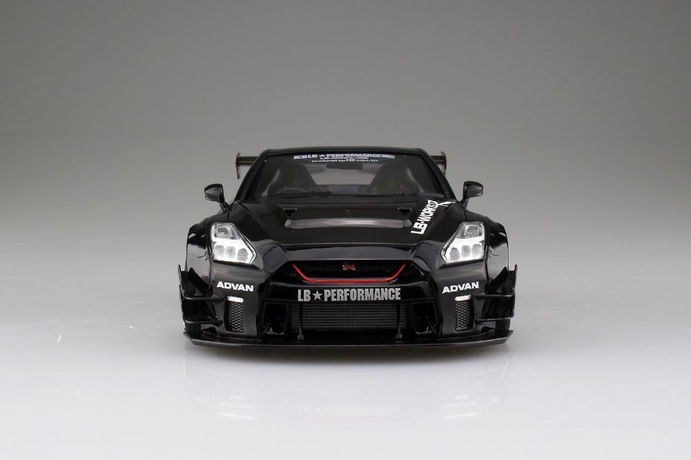 Liberty Walk 1/24 R35 GT-R Type 2 Ver.2 Plastic Model (Renewal)