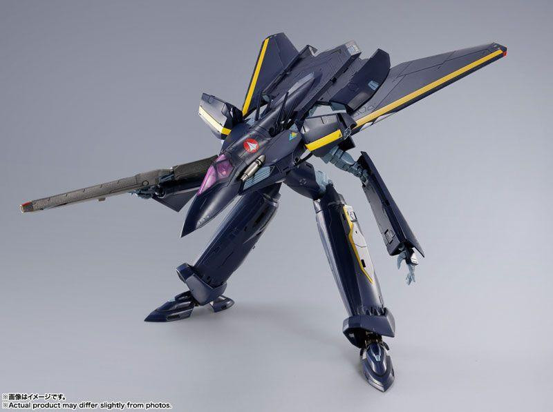 Bandai Spirits Macross 7 DX Chogokin VF-17S Nightmare Stealth