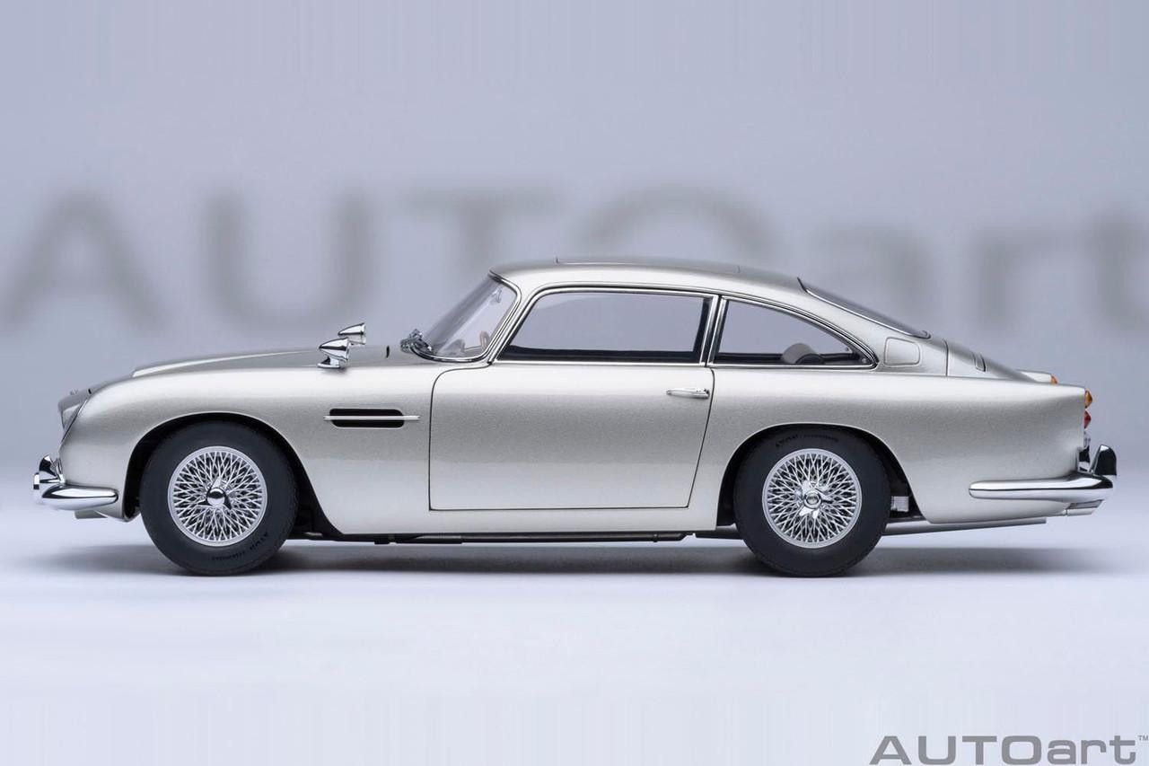 オートアート 1/18 007ゴールドフィンガー ジェームス・ボンド DB5 Autoart 1/18 Aston Martin DB5 007 Goldfinger Bond Car Finished