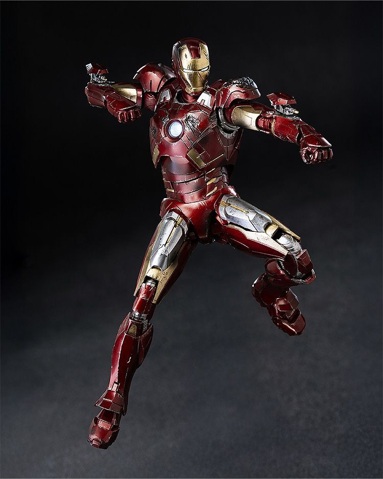 DLX Iron Man Mark 7 (Battle Damaged) Figure (Marvel Studios: The