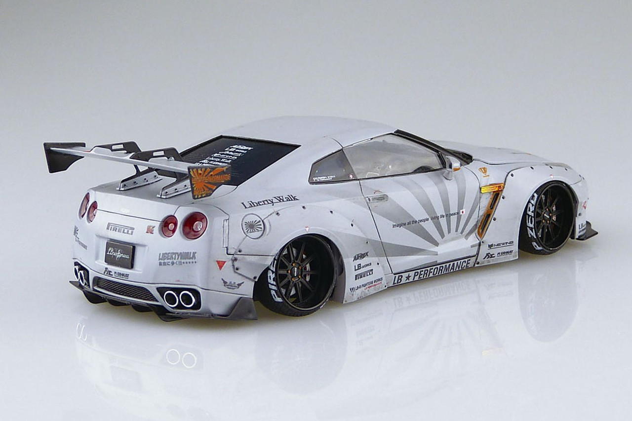 NO.126  1/24 リバティウォーク LB-works  R35 GT-R 1/24 Liberty Walk LB Works R35 GT-R Ver.2 Plastic Model