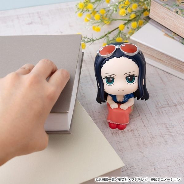 LookUp: Nico Robin Figure (One Piece)