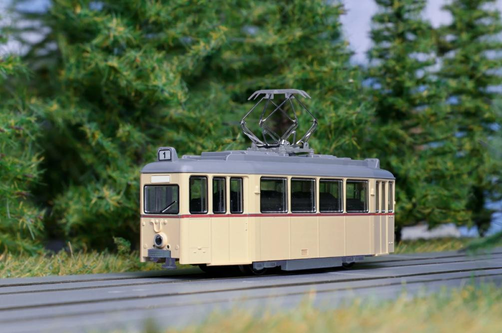 14-806-A My Tram Classic Single (Red Band) (N scale)