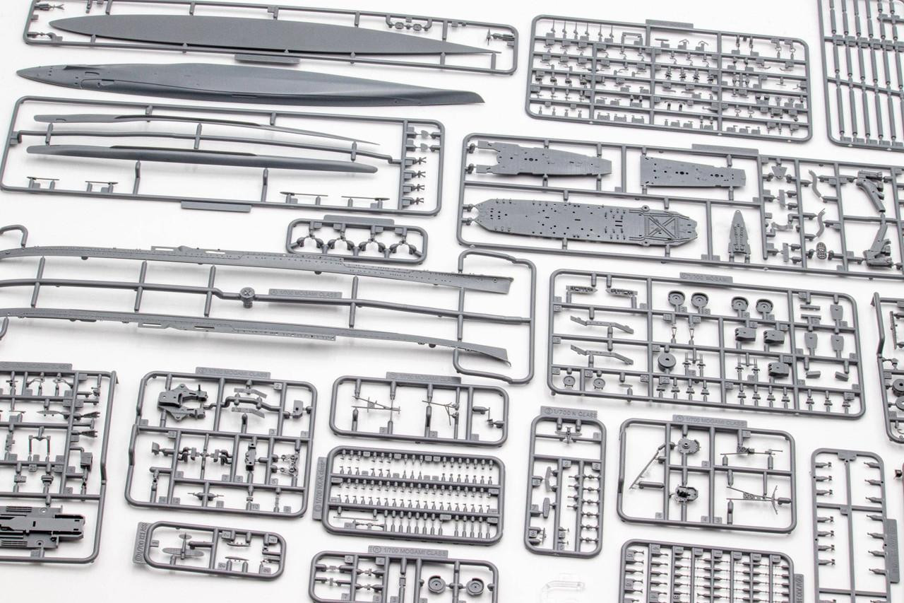 1/700 IJN Heavy Cruiser Mogami (1942) Plastic Model