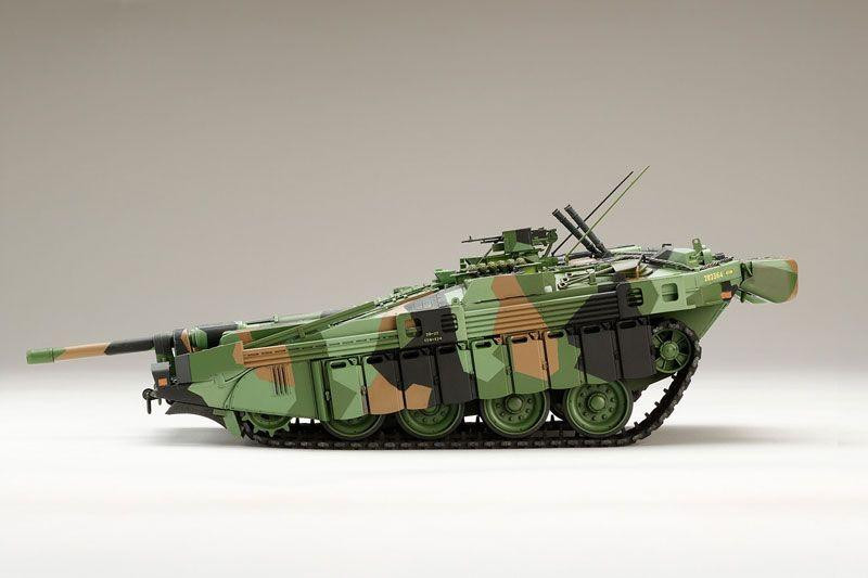 1/35 No. 8 STRIDSVAGN 103C MBT Plastic Model