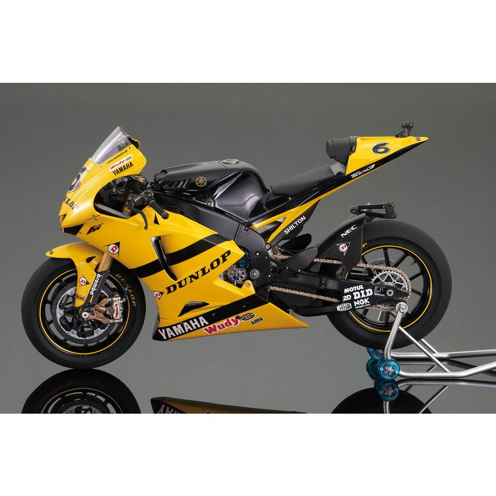 Beemax 1/12 Yamaha YZR-M1 2007 Plastic Model