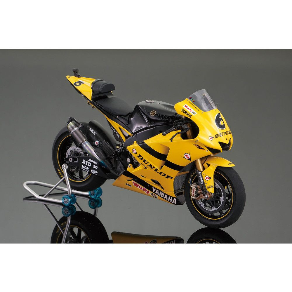 Yamaha YZR-M1 モデル 1/12 スケール Beemax 1/12 Yamaha YZR-M1 2007 Plastic Model