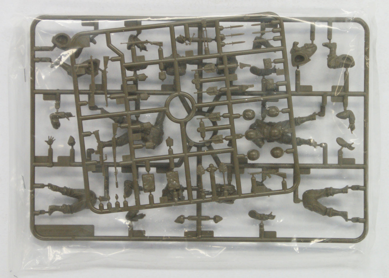 Tamiya 35192 U.S. Army Assault Infantry Set 1/35 Scale Kit - Plaza