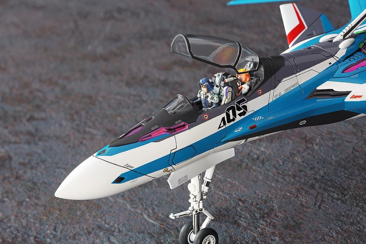 Hasegawa Macross 29 VF-31 Siegfried Hayate Cust | PlazaJapan
