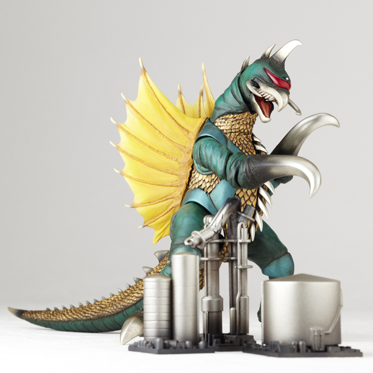 revoltech gigan