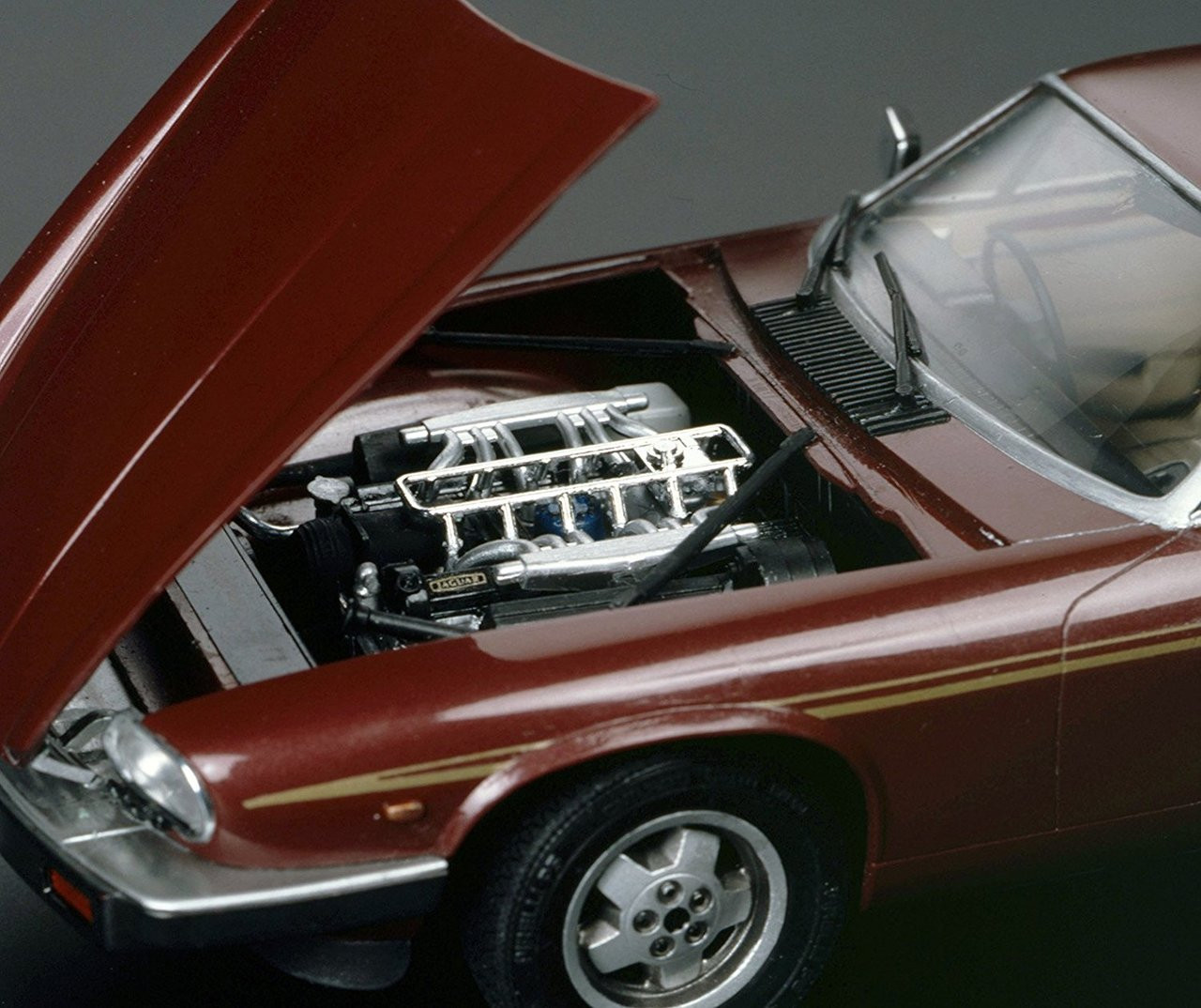 Hasegawa 20321 Jaguar XJ-S V12 1/24 scale kit | PlazaJapan