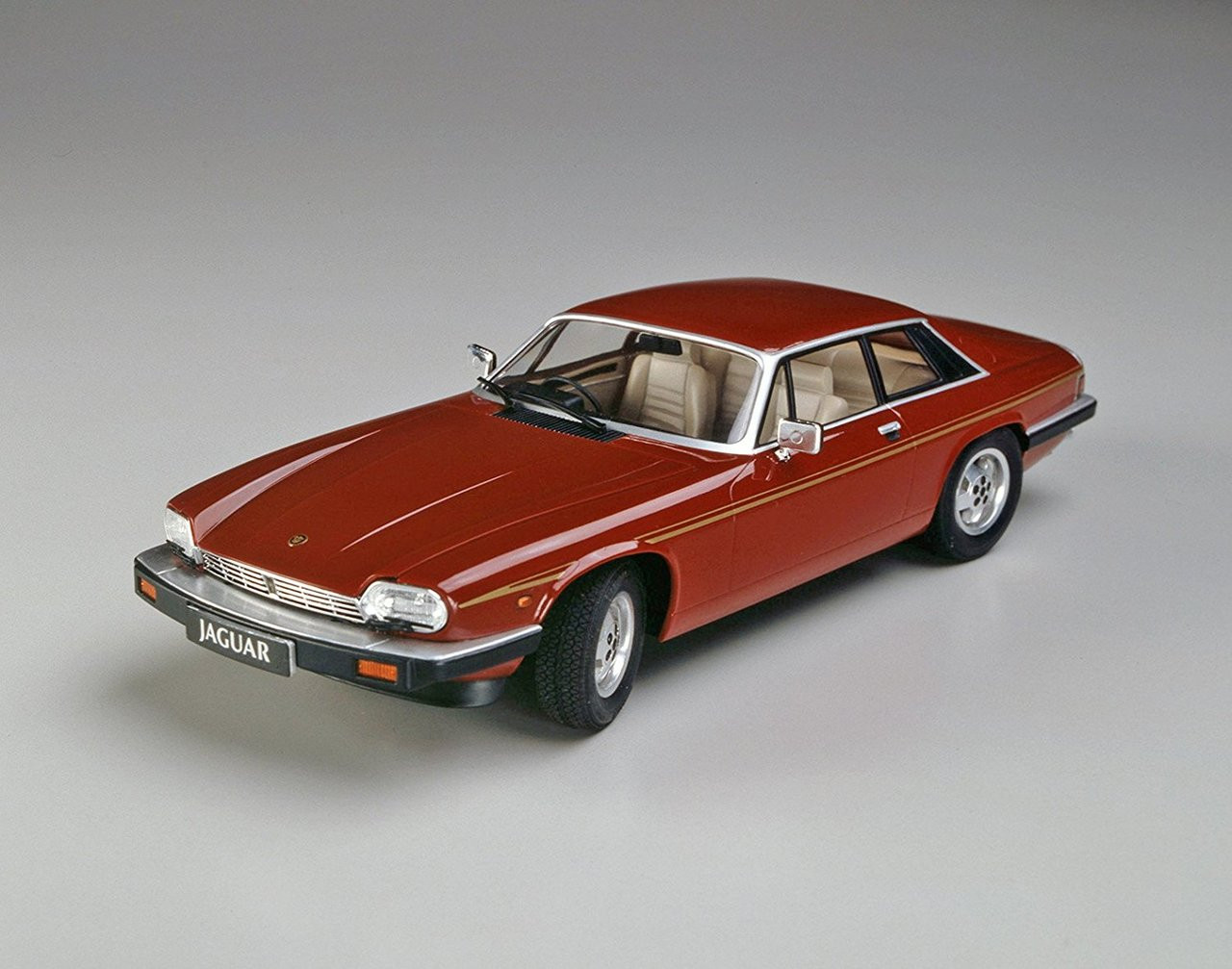 Hasegawa 20321 Jaguar XJ-S V12 1/24 scale kit | PlazaJapan