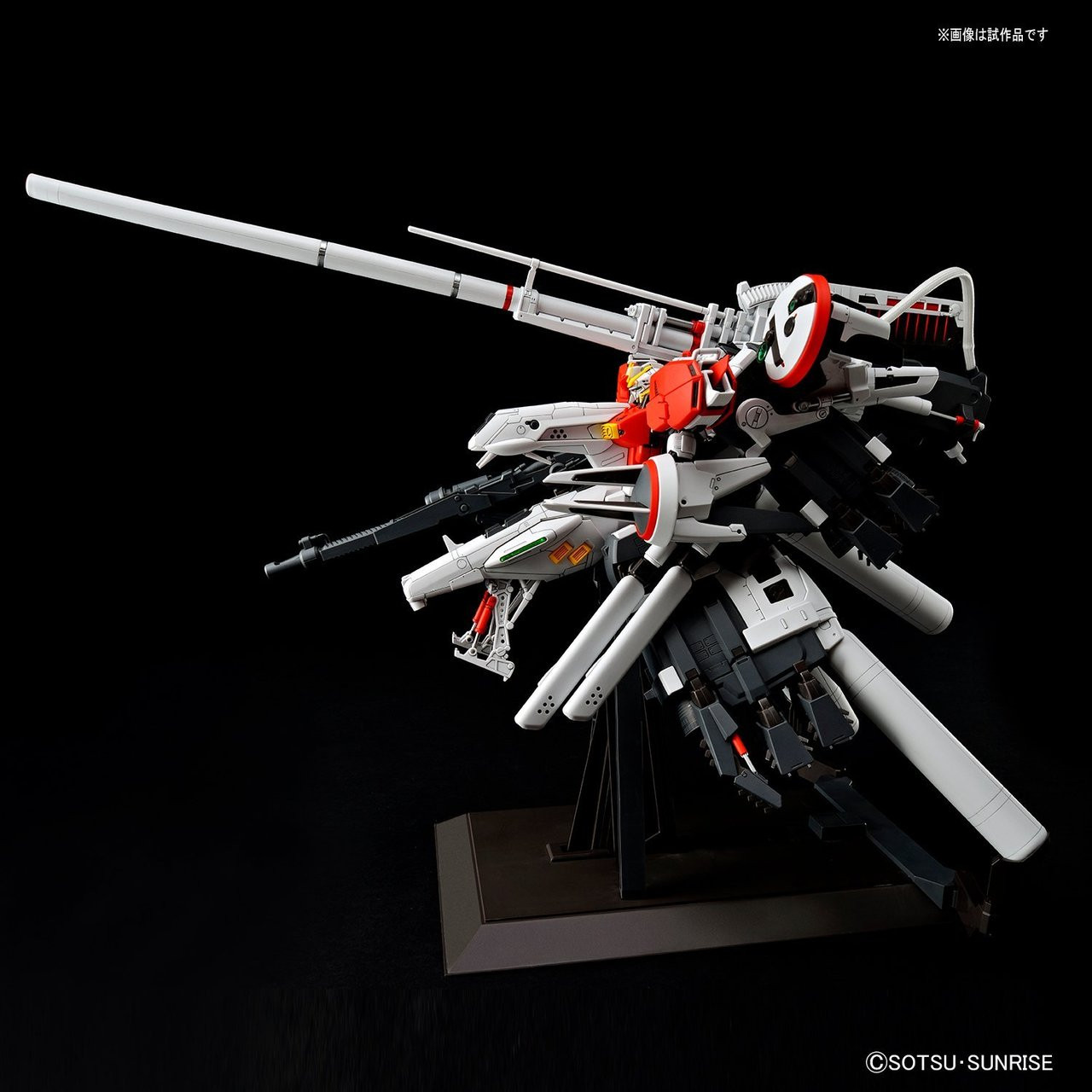 PLAN303E DEEP STRIKER 1/100 ディープストライカー 1/100 Plan303E Deep Striker - Painted Build w/ LED(ディープ