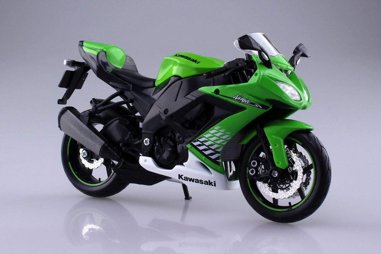 Aoshima Skynet 04521 Kawasaki Ninja ZX-10R 1/12 Scale Finished Model