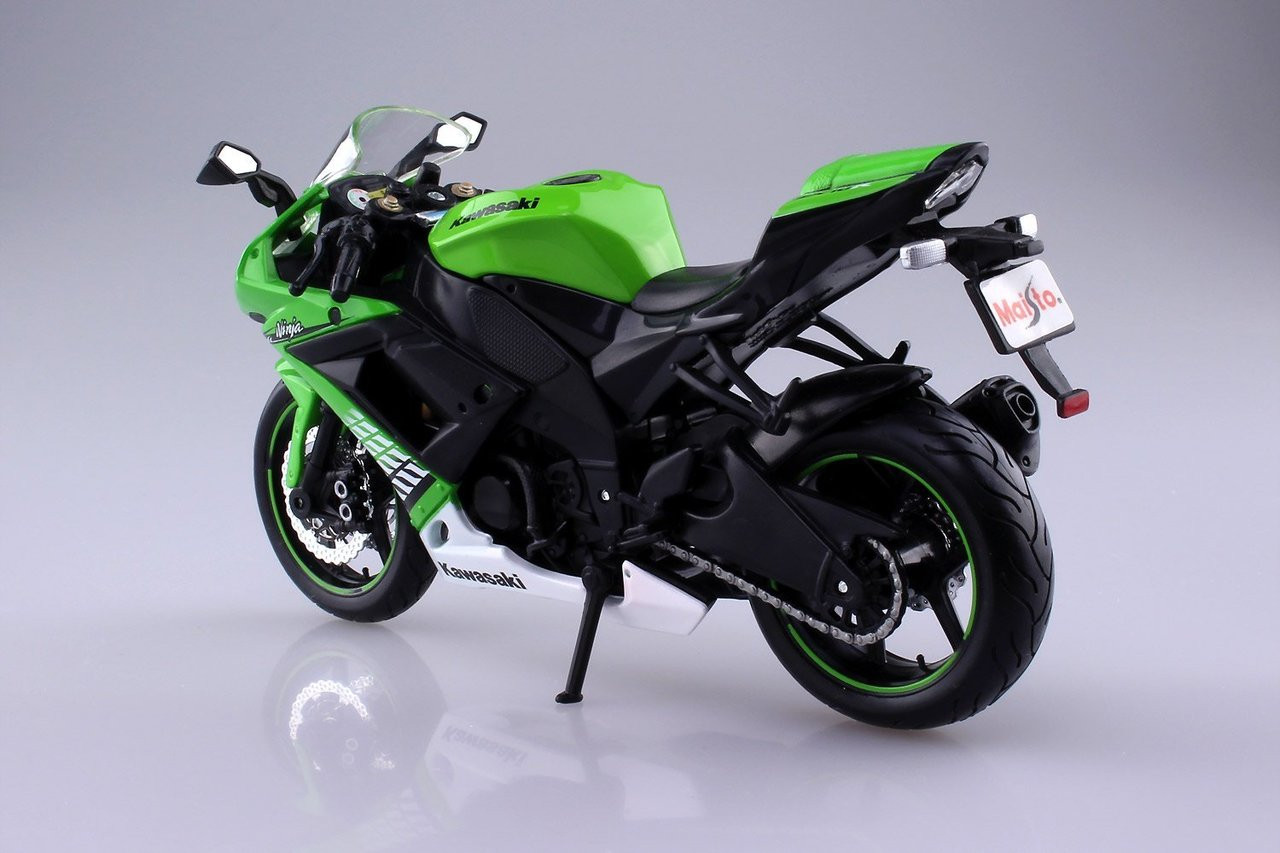 Aoshima Skynet 04521 Kawasaki Ninja ZX-10R 1/12 Scale Finished Model