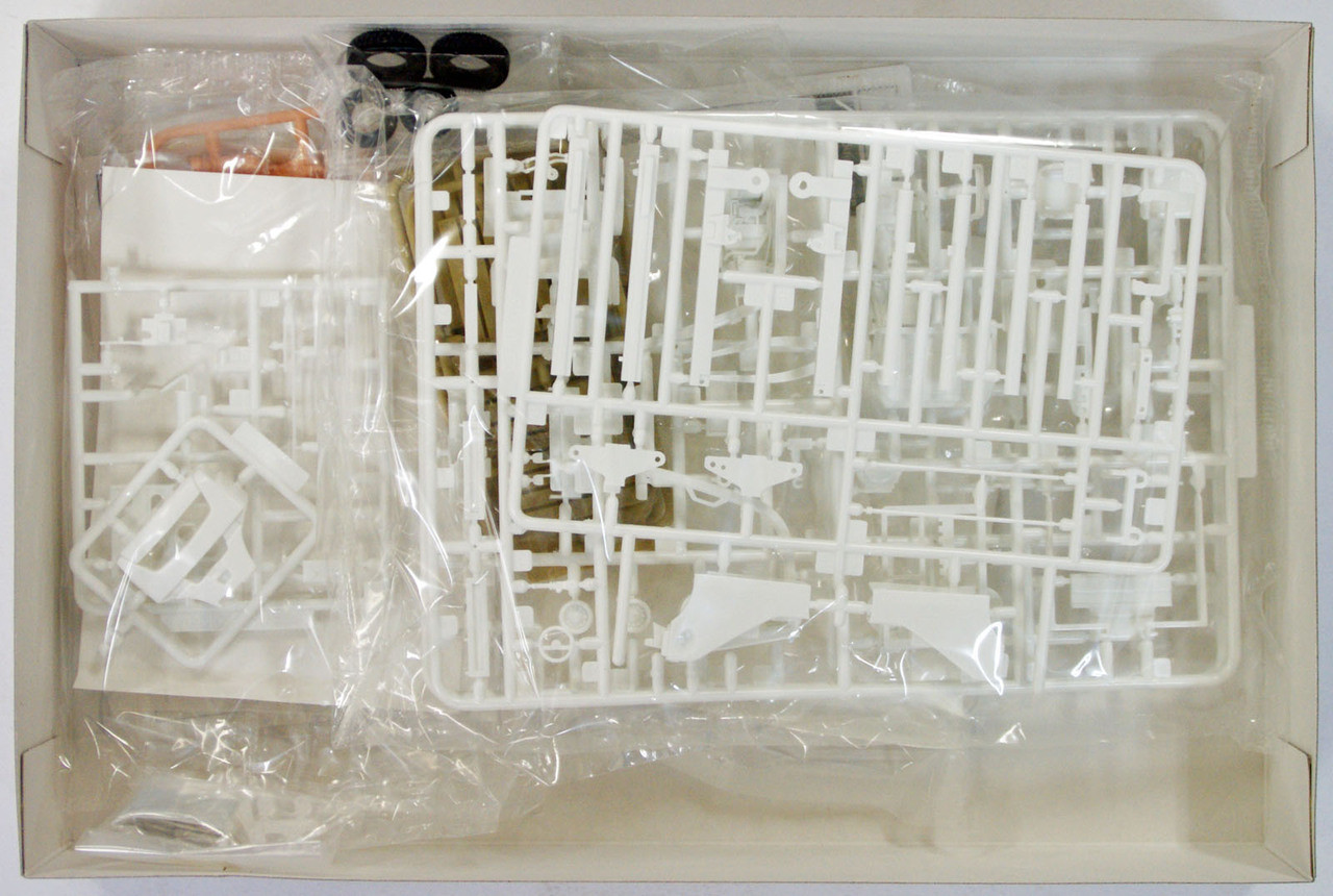 Aoshima 43561 Toyota L&F Geneo 20 Forklift 1/32 Scale Kit - Plaza