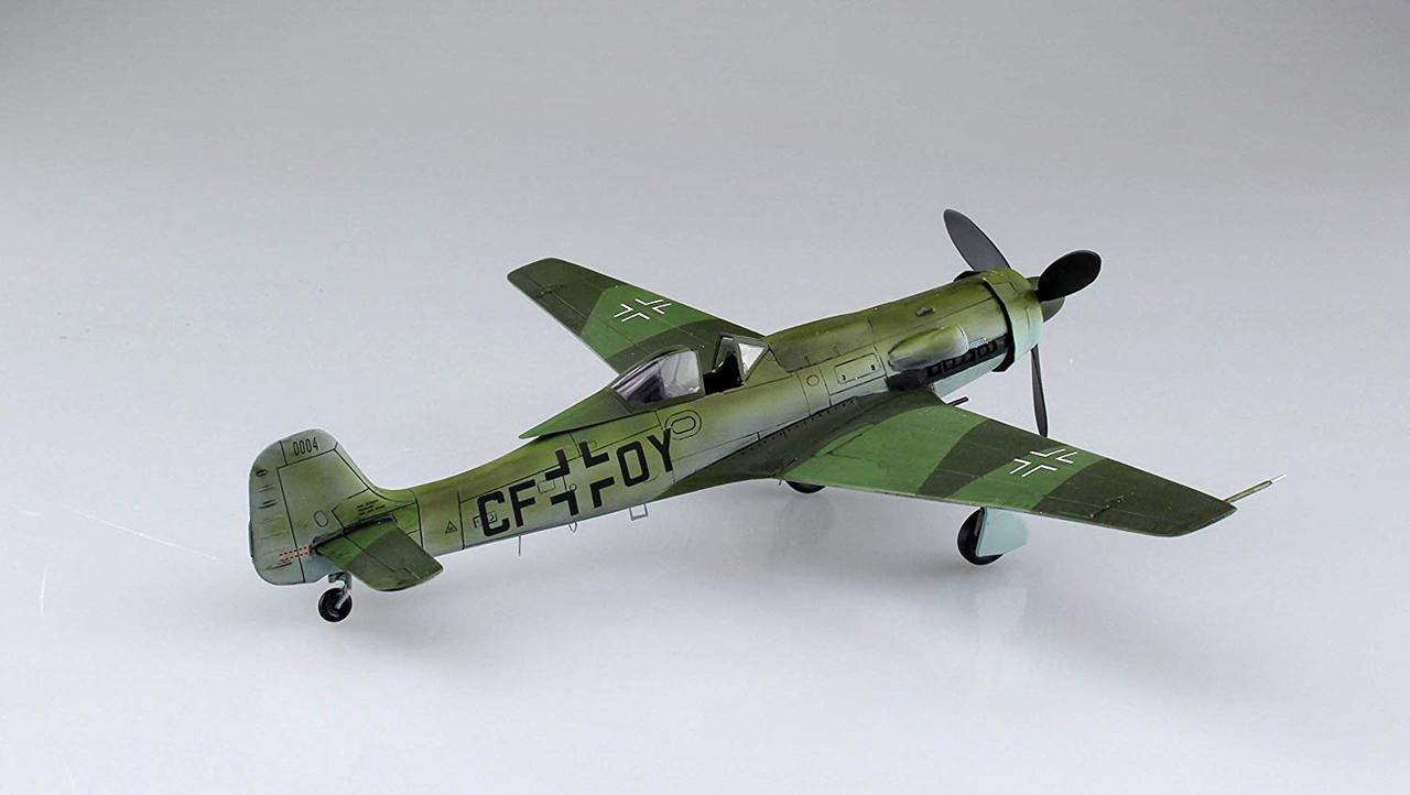 Aoshima 56455 Focke-Wulf Ta 152H-0 Super Detail 1/72 scale kit