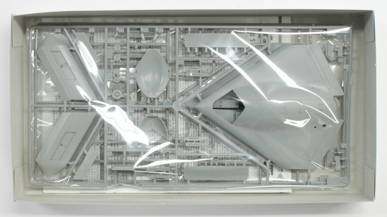 Platz AC-7 USAF Northrop Grumman X-47B UCAS 1/72 Model Kit