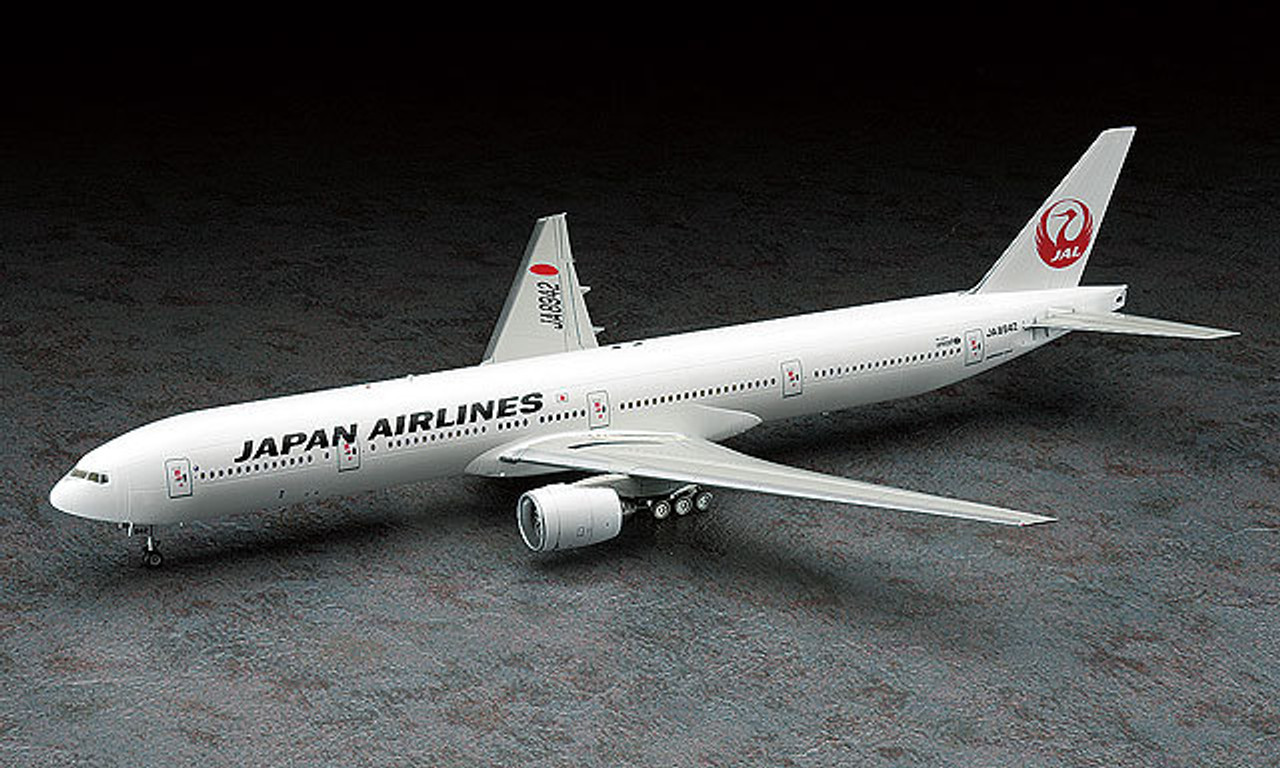 Hasegawa 1/200 Japan Airlines Boeing 777-300 Plastic Model