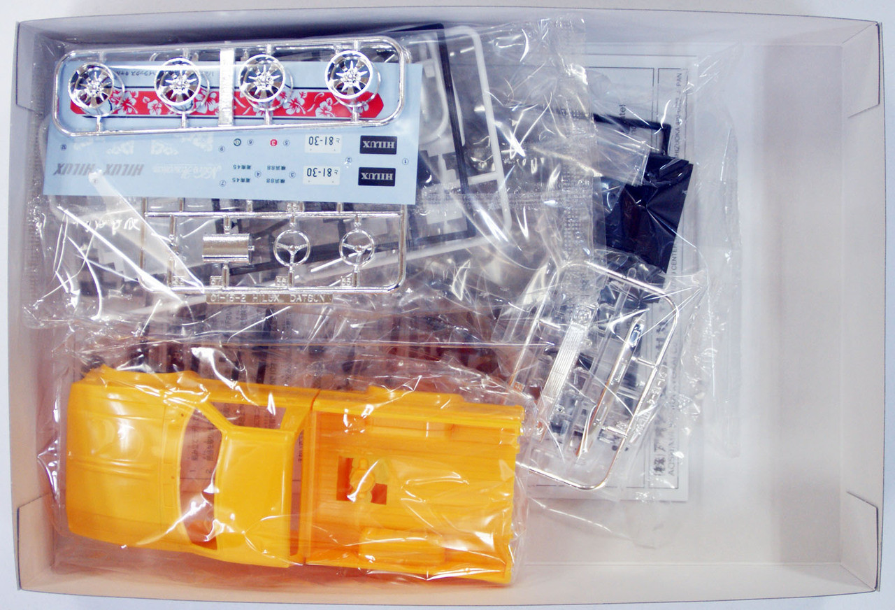 1/24 1978 Toyota Hilux RN30 Custom Pickup Truck - Get A Hobby 1/24 1978 Toyota Hilux RN30 Custom Pickup Truck - Get A Hobby