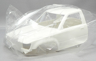 Aoshima 32008 Toyota Hilux 80 Custom Version1 (Pick Up Truck) 1/24