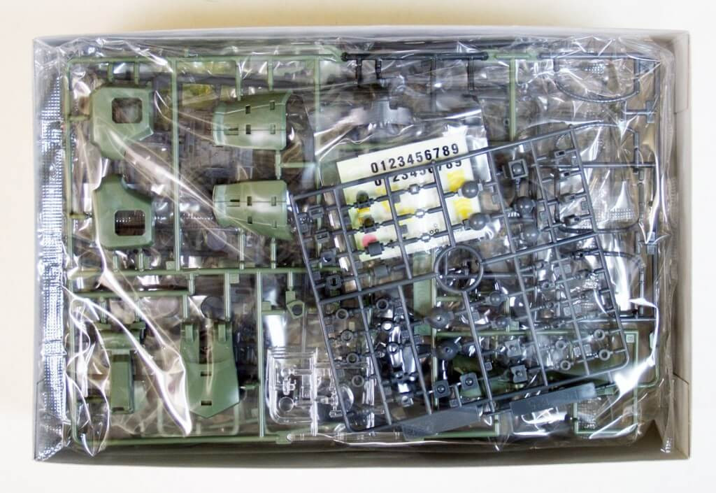 MG ガンプラ　２点セット　GUNDAM ZAKUⅡ Bandai MG 094643 GUNDAM MS-06F-2 ZAKU II F-2 | PlazaJapan