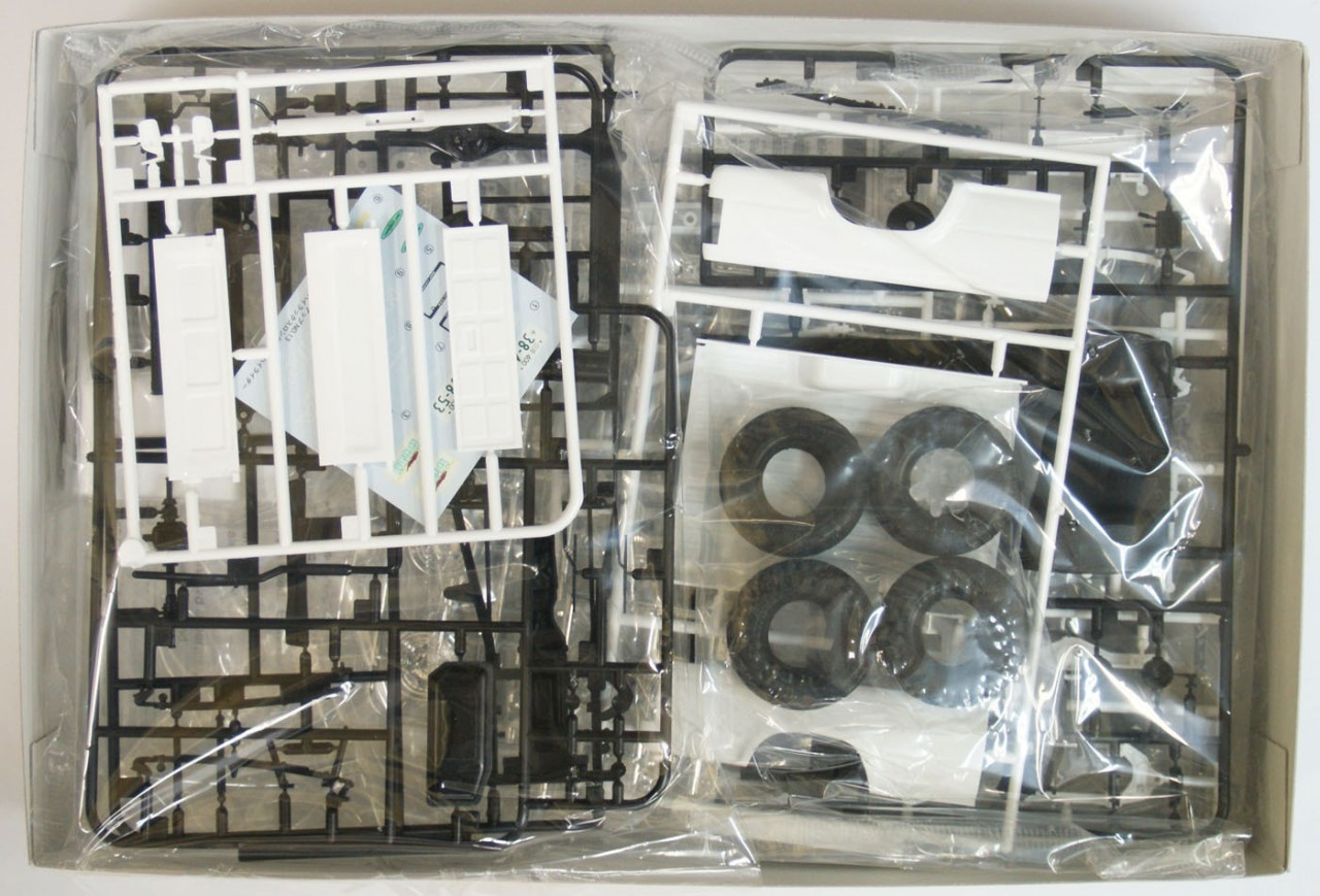 Aoshima 05620 Toyota 80 Hilux High Rider (Pick Up Truck) 1/24