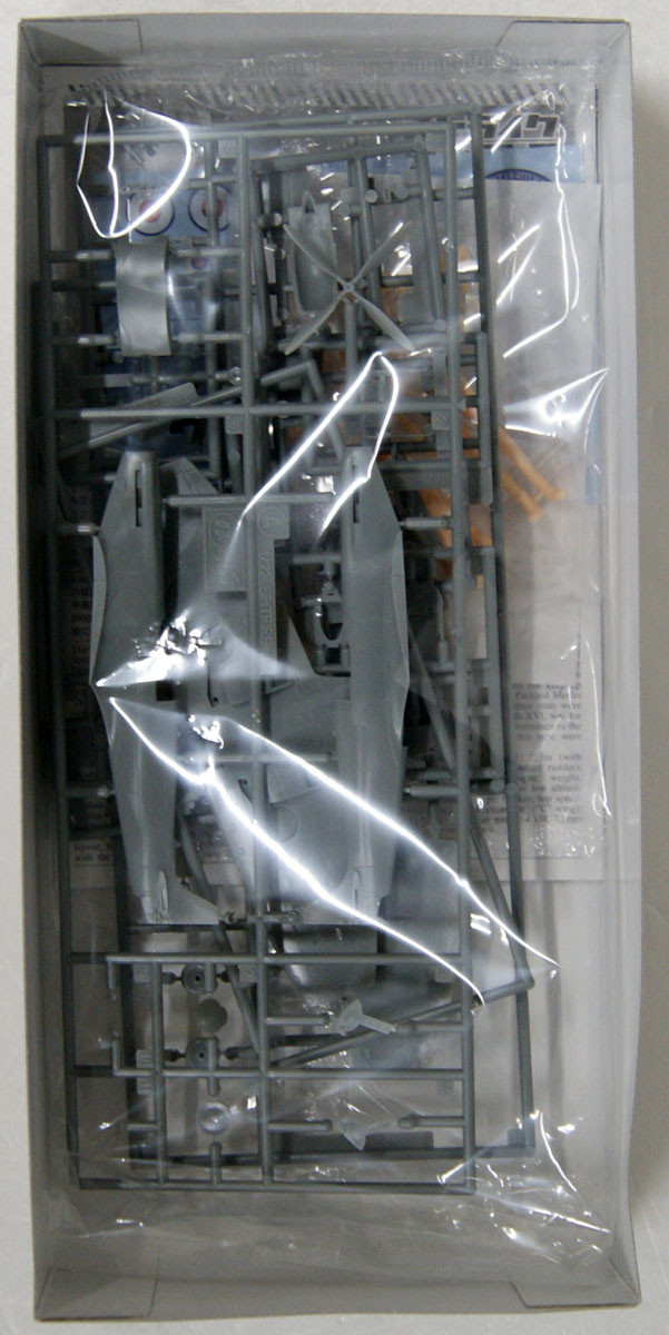 Hasegawa Strike Witches: Lynette Bishop w/Spitf | PlazaJapan