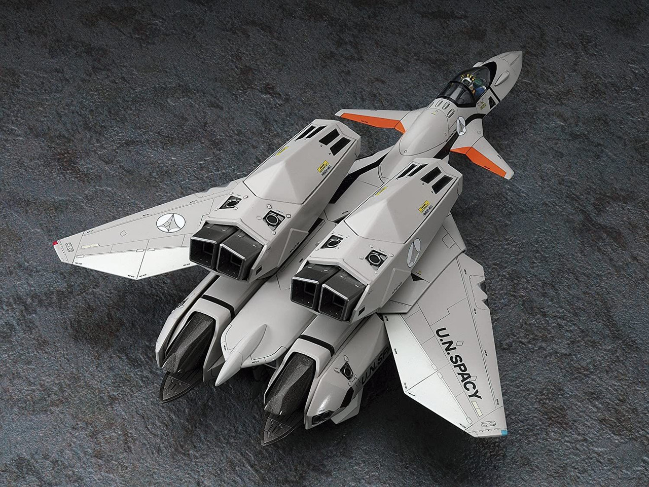 Hasegawa 1/72 Macross Plus VF-11B Super Thunderbolt Plastic Model