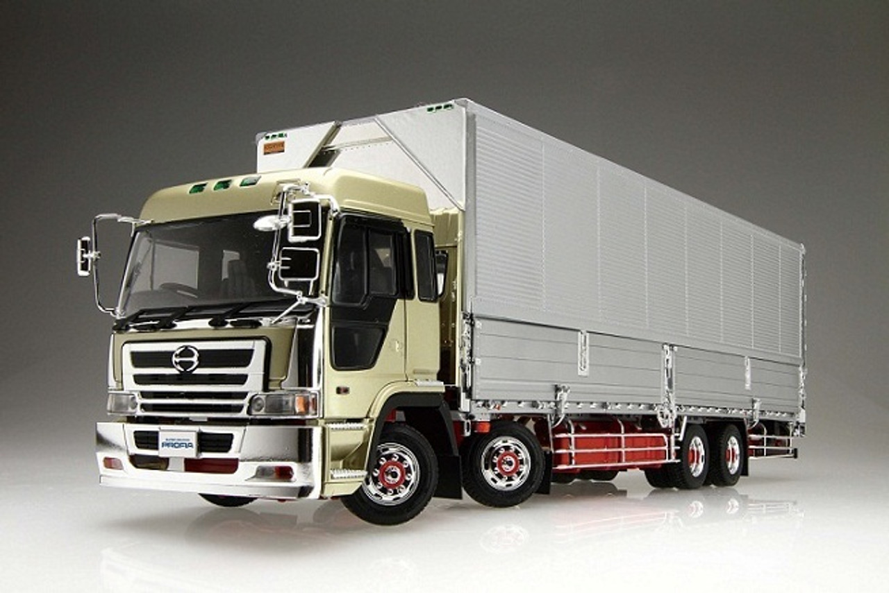 Aoshima 04500 Hino Profia Teravie FW High Wing Truck 1/32 Scale Kit