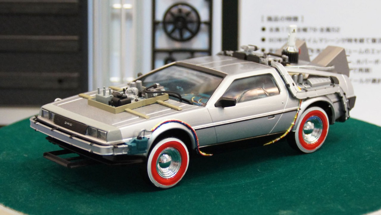 Aoshima 06207 Back to the Future Part 3 Delorean (Super Detail) 1/24 Scale  Kit