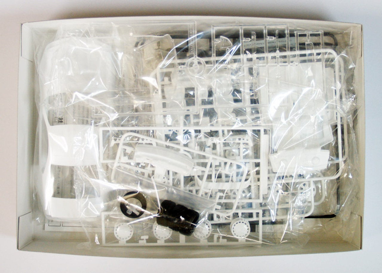 Aoshima 06597 BB1 Honda Prelude Si VTEC 4WS 1/24 Scale Kit