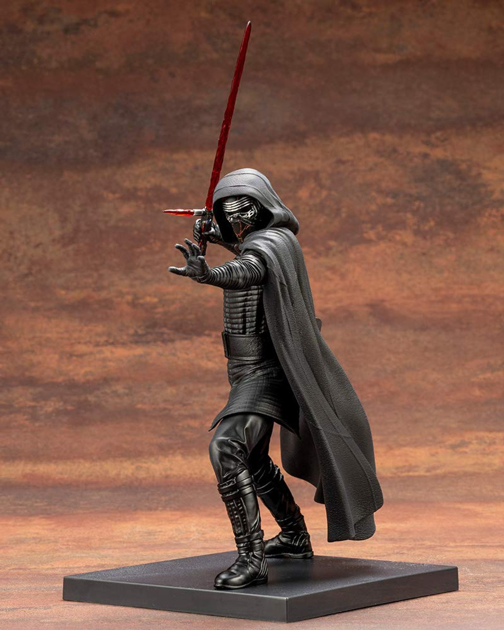 アメコミ KOTOBUKIYA STAR WARS Kylo Ren ART FX Amazon.com: Kotobukiya Star Wars: Kylo Ren ArtFX+ Statue
