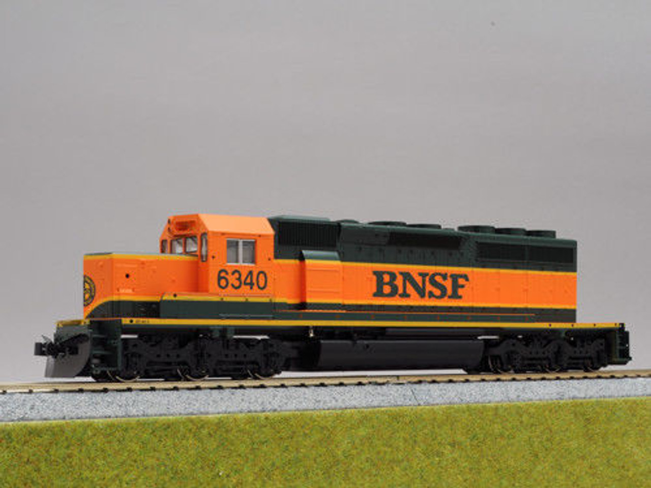 Kato 37-2902 EMD SD40-2 Snoot Nose BNSF #6340 (HO scale)