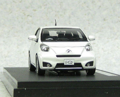 Ebbro 44696 TOYOTA IQ WHITE 1/43 Scale - Plaza Japan