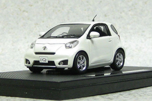 エブロ 1/43 トヨタ iQ ホワイト エブロ 1/43 トヨタ iQ ホワイト 1/43
